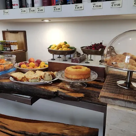 & Breakfast Destination Трапани